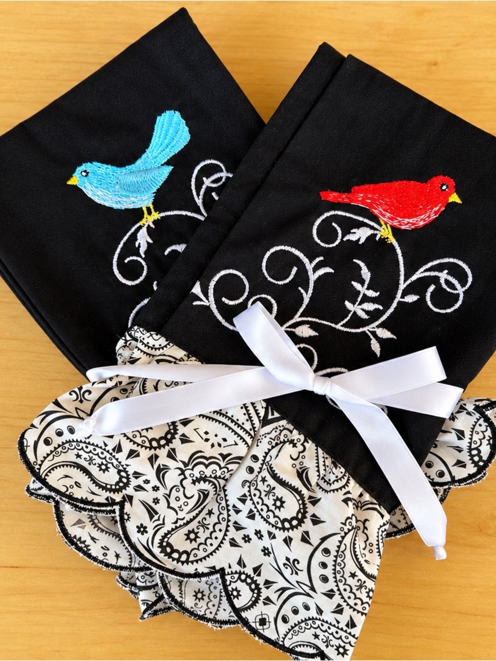 Manual Woodworkers Enchanted Songbird Hand Towels Set 2 NWT 16x28 Embroidered